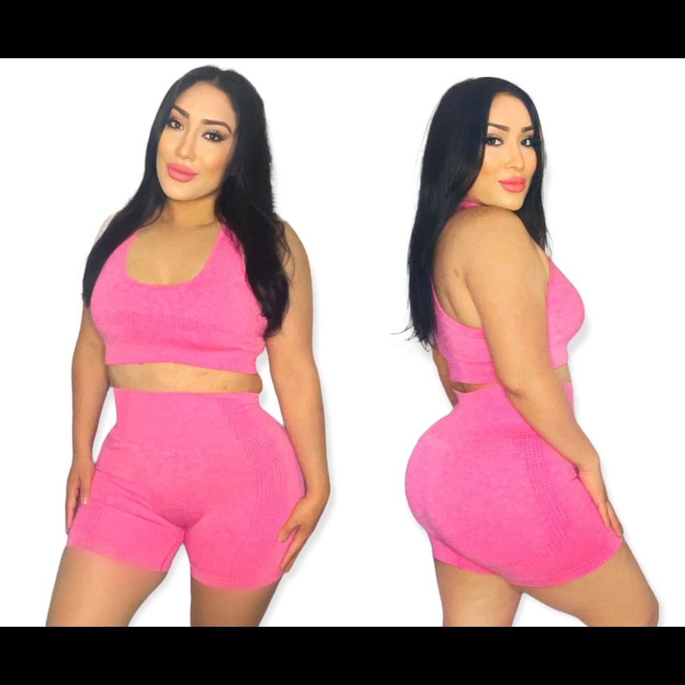 Seamless sports set pink and black